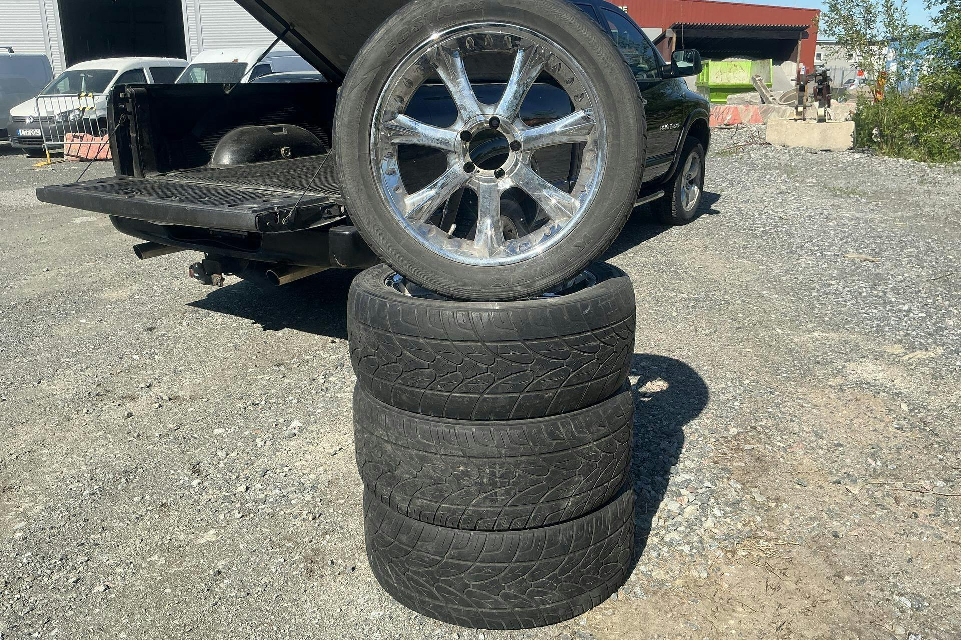 Vehicle Image 14