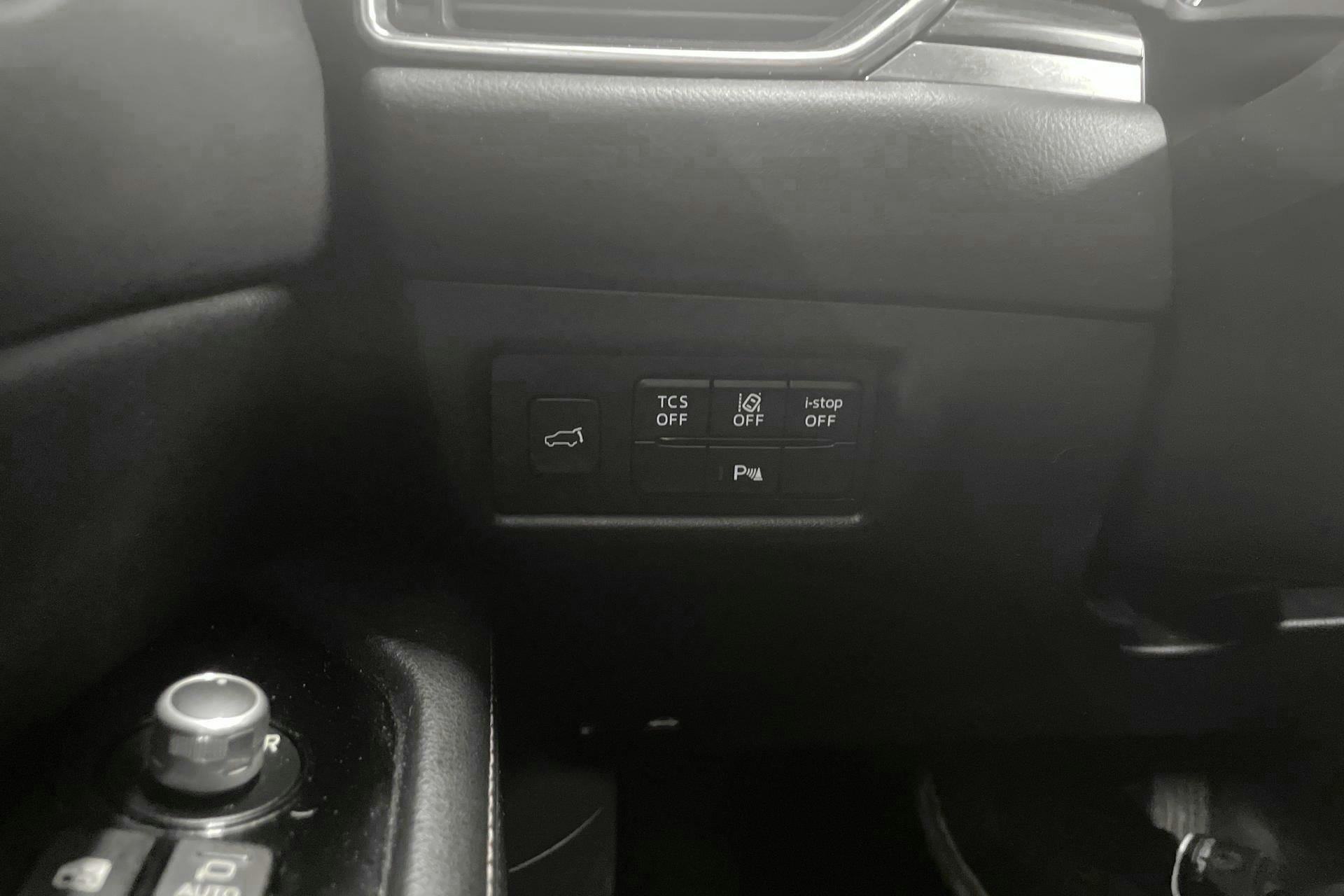 Vehicle Image 16