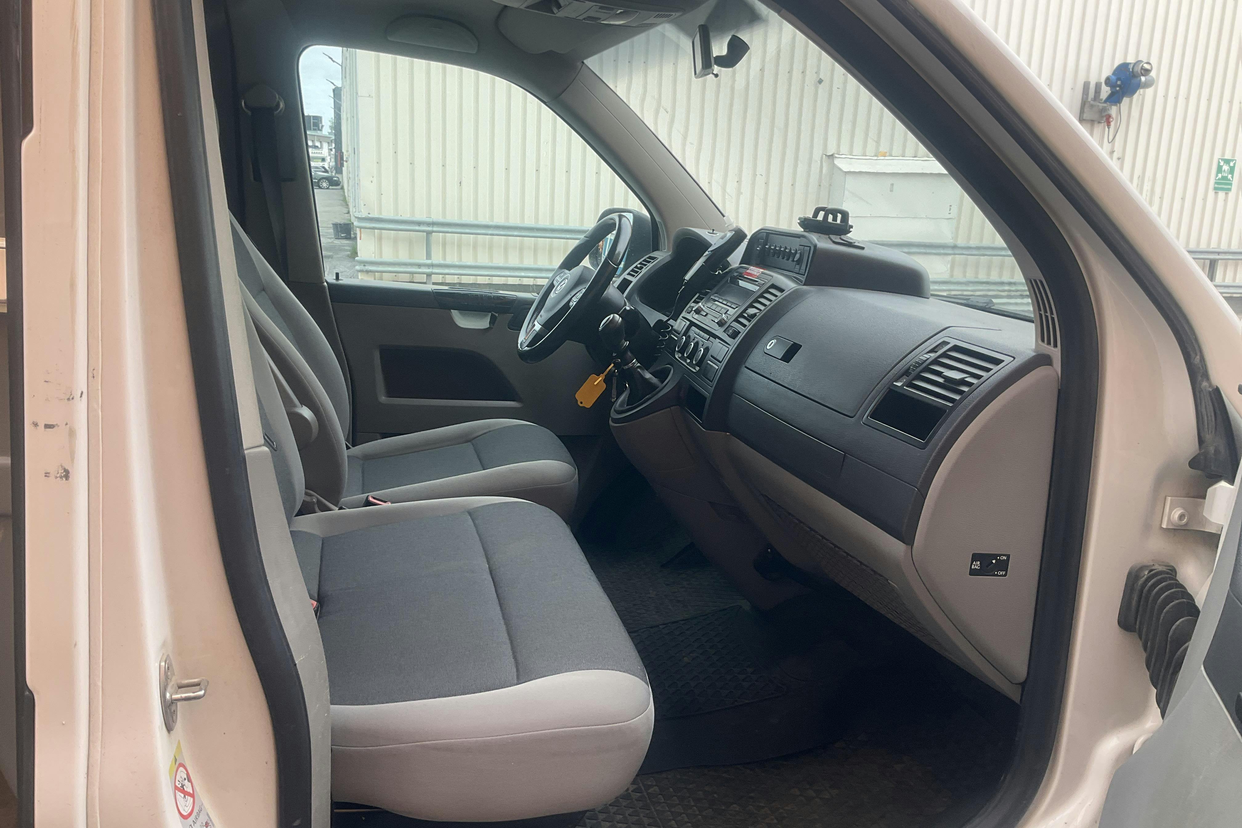 Vehicle Image 7