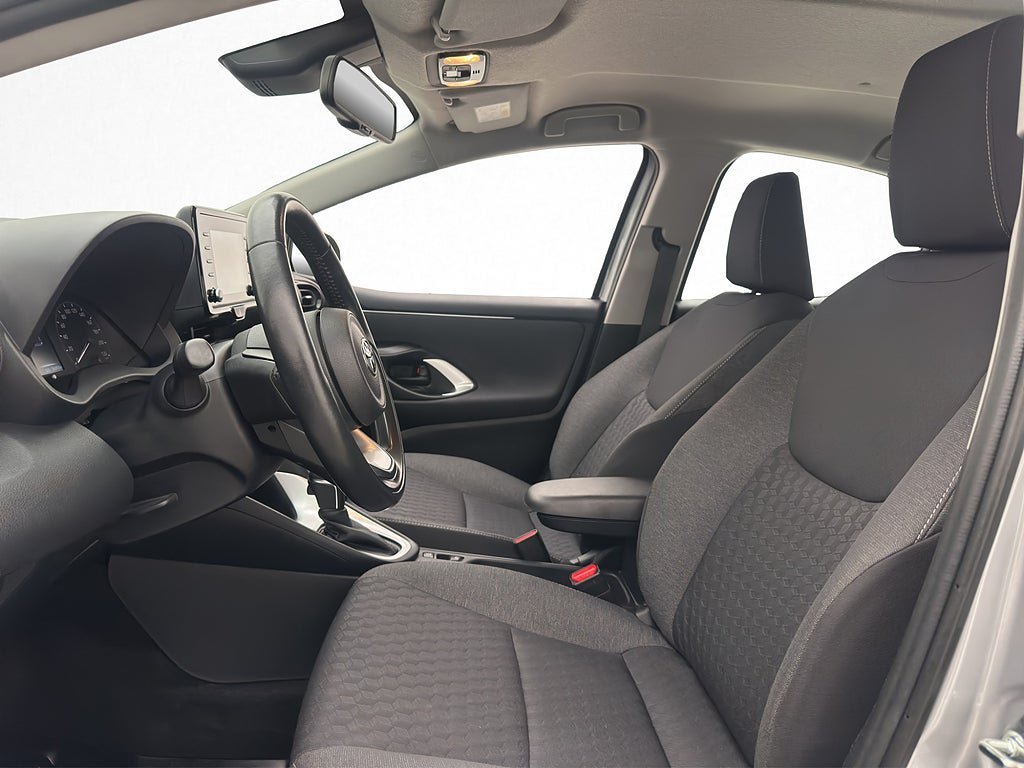 Vehicle Image 11