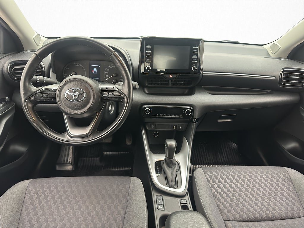 Vehicle Image 12