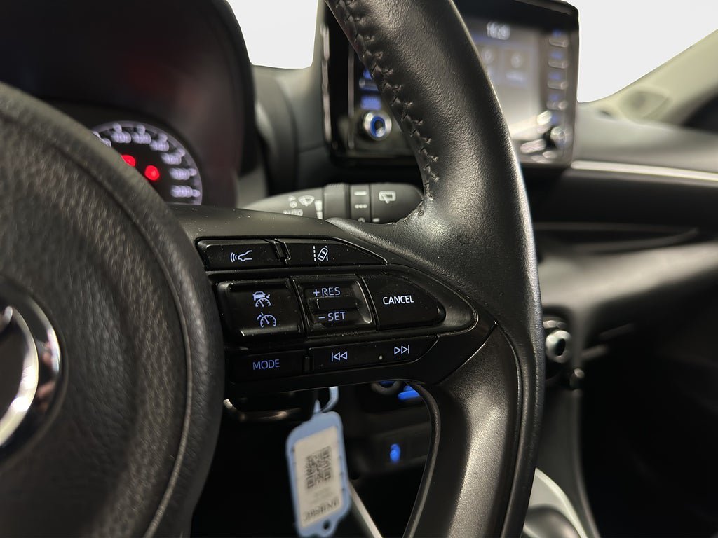 Vehicle Image 16