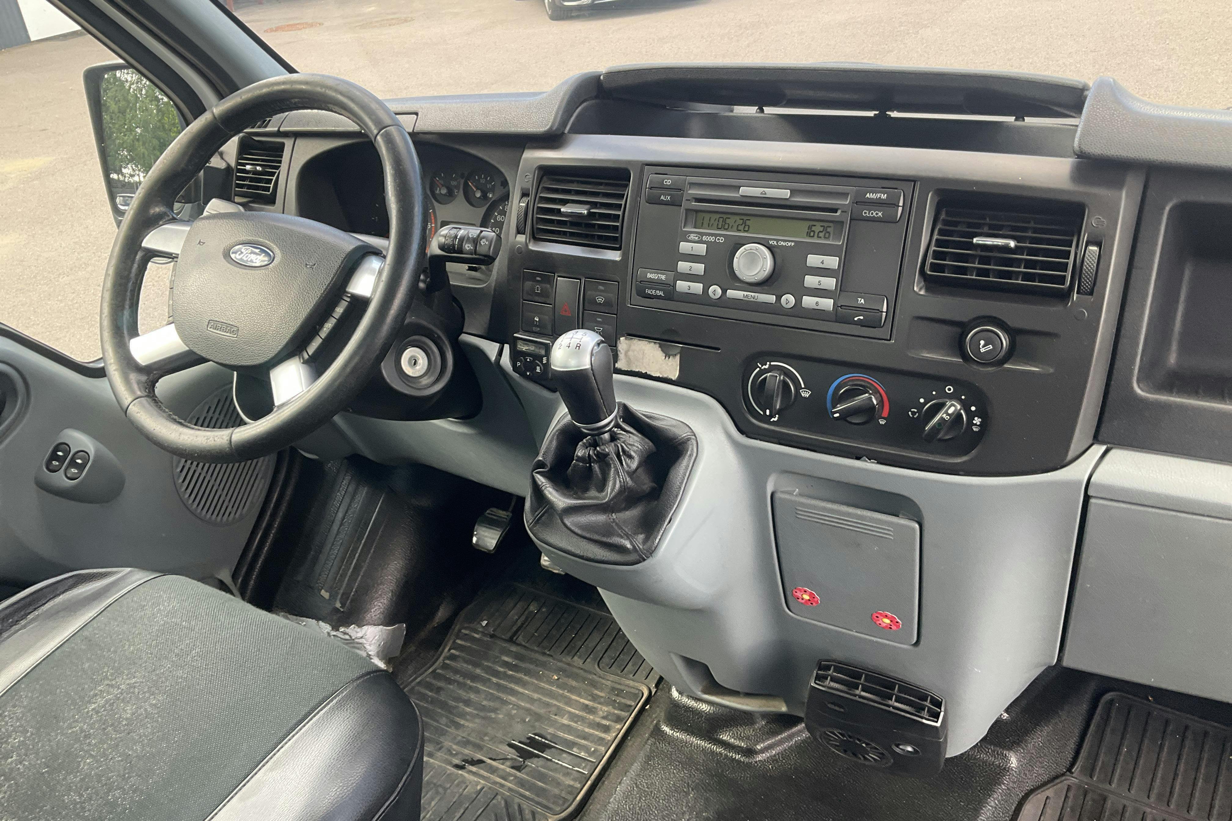 Vehicle Image 6
