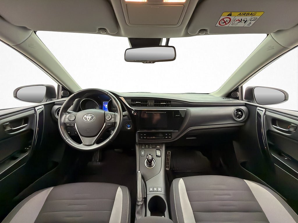 Vehicle Image 12