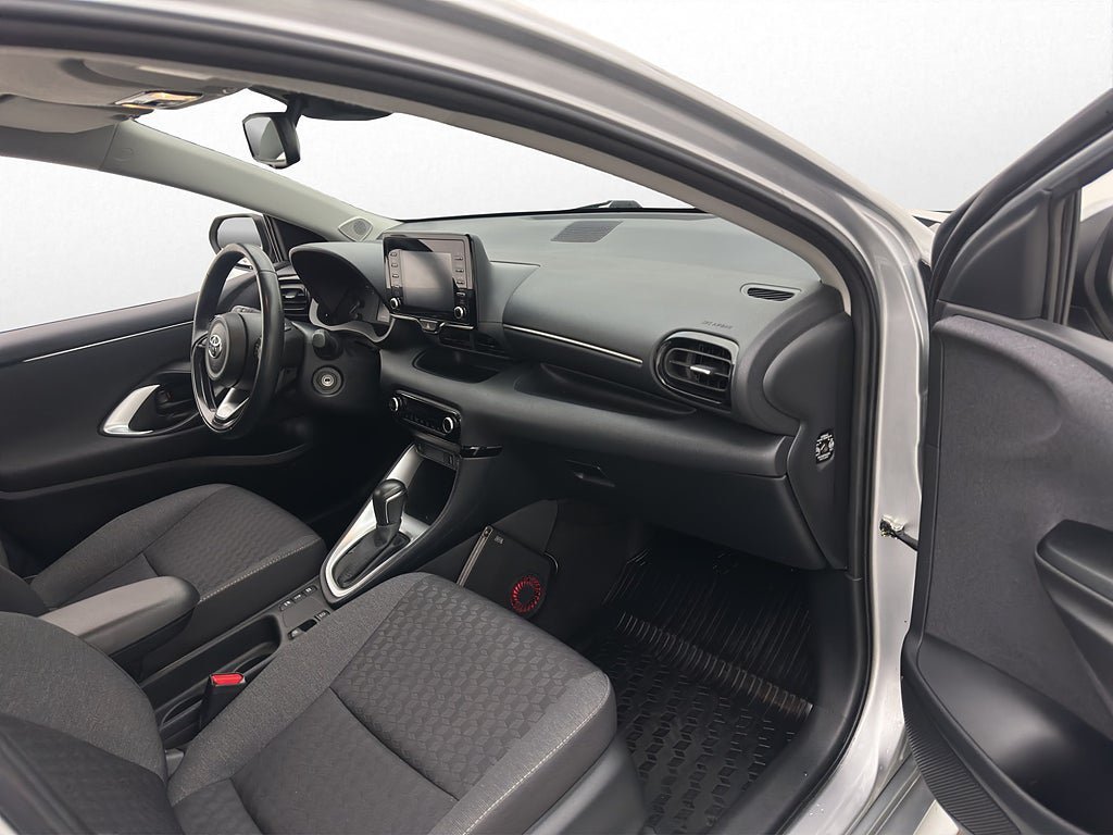 Vehicle Image 24