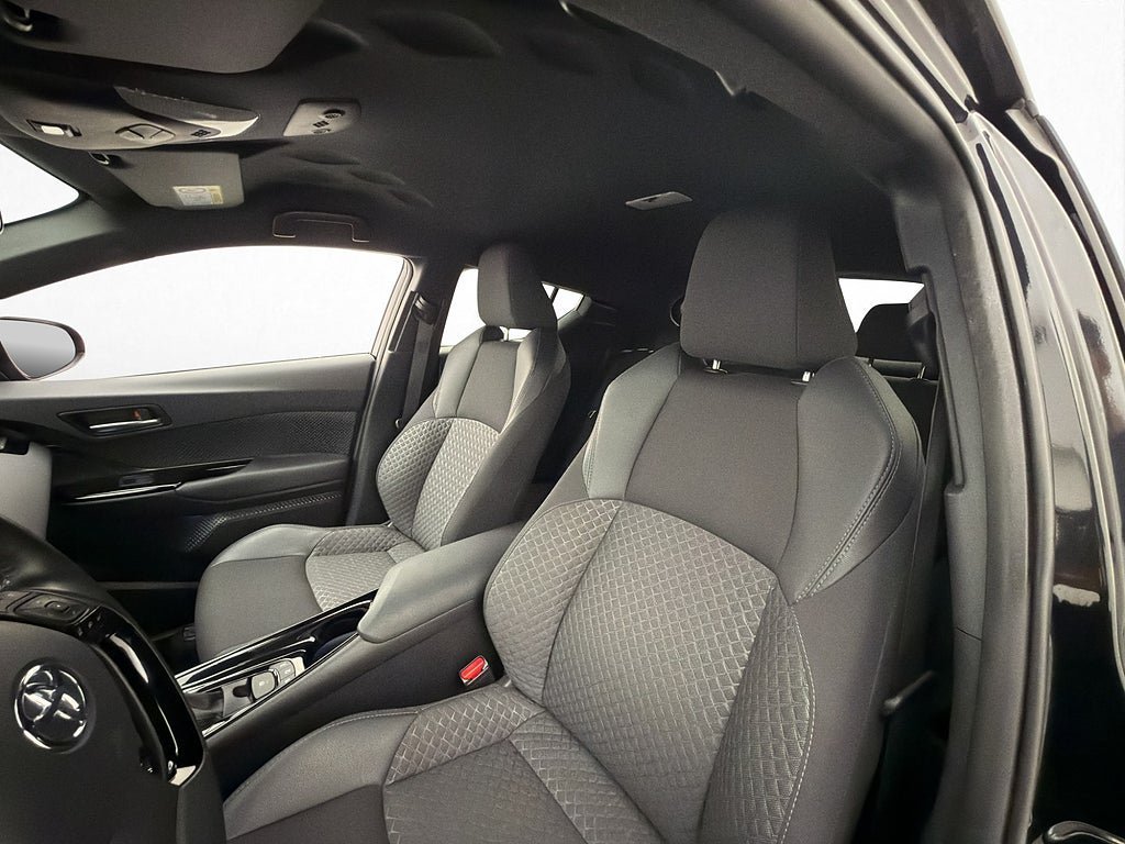Vehicle Image 11