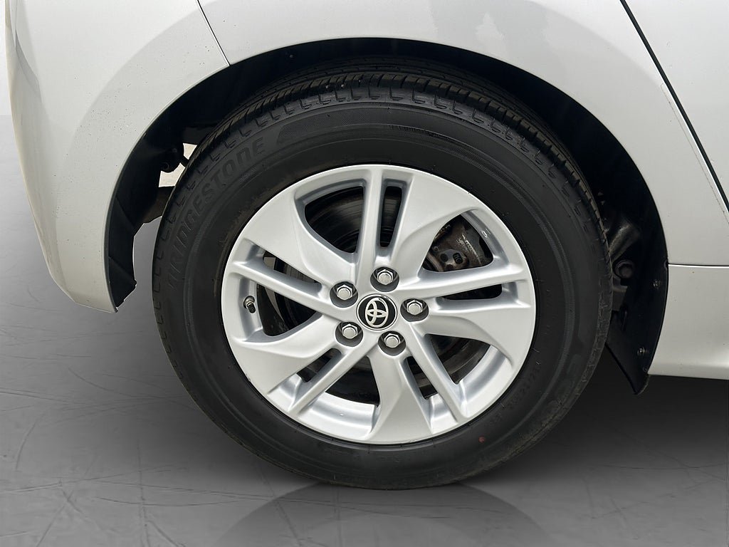 Vehicle Image 30