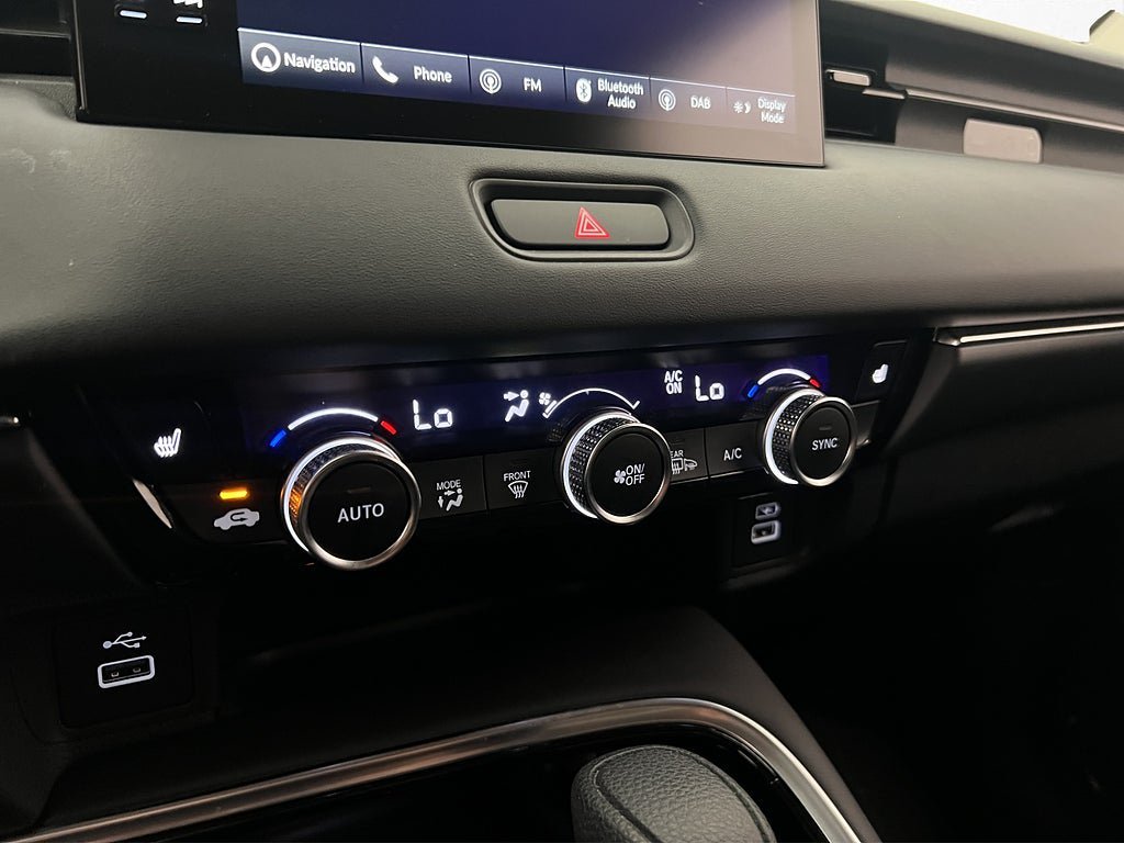 Vehicle Image 25