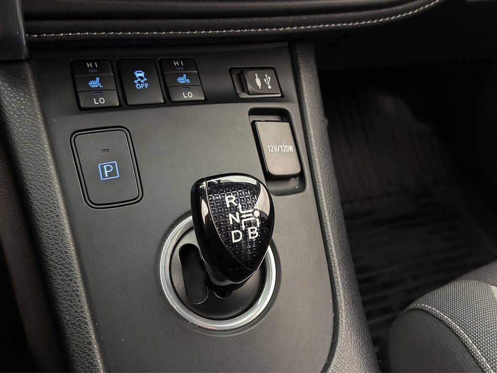 Vehicle Image 25