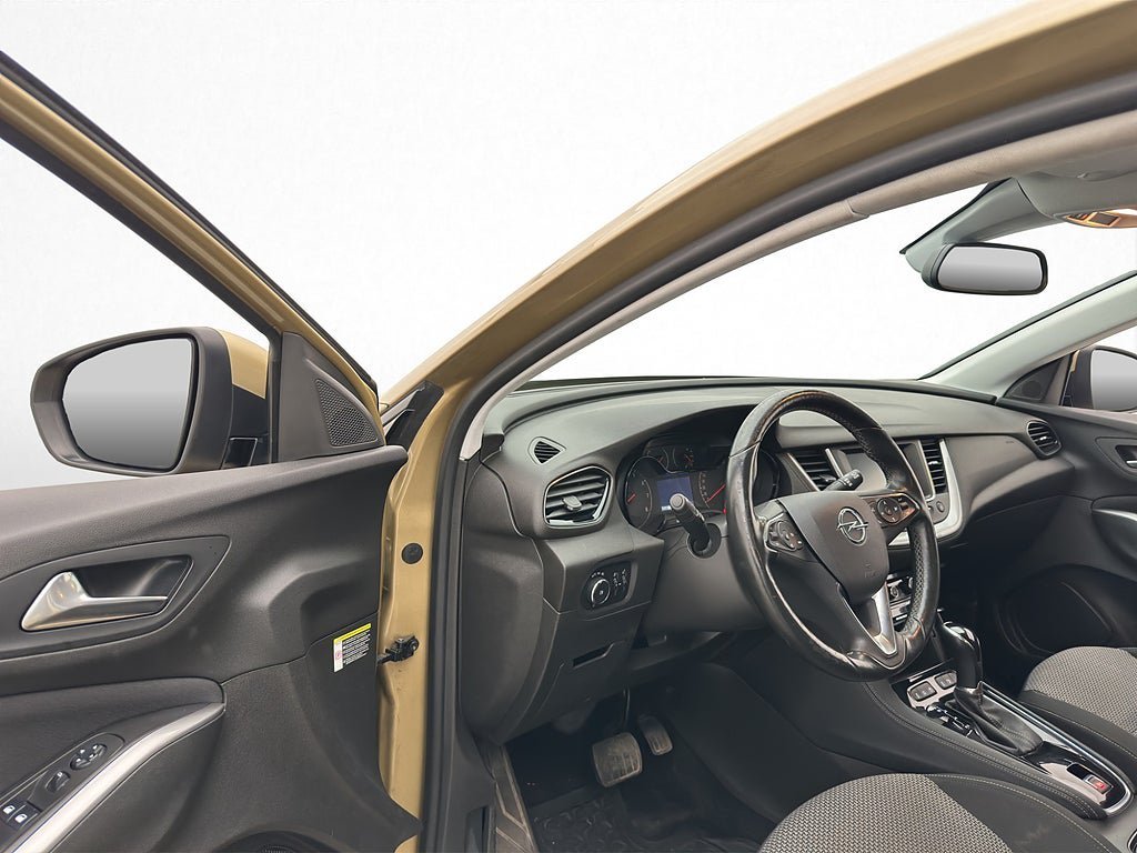 Vehicle Image 10