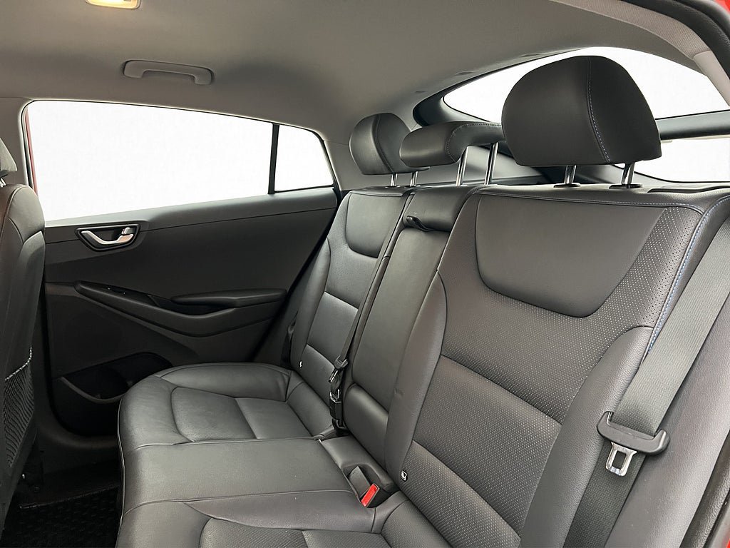 Vehicle Image 27