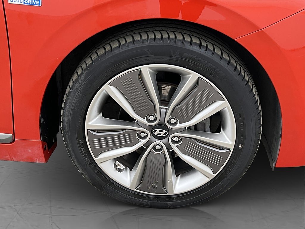 Vehicle Image 31