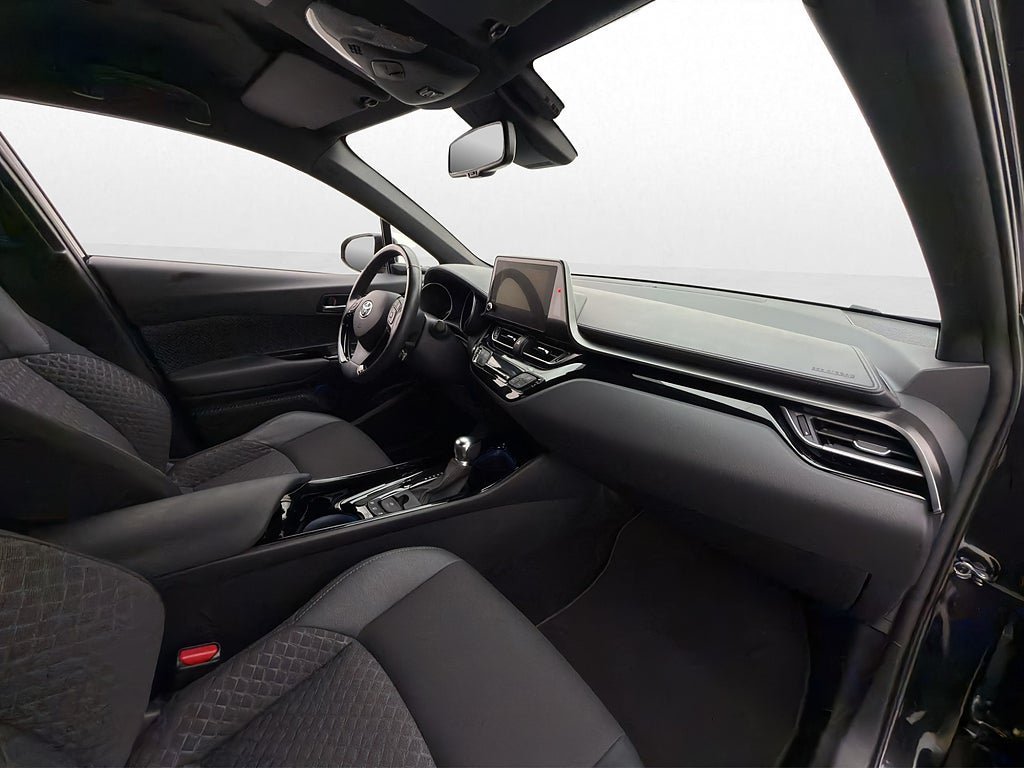 Vehicle Image 25
