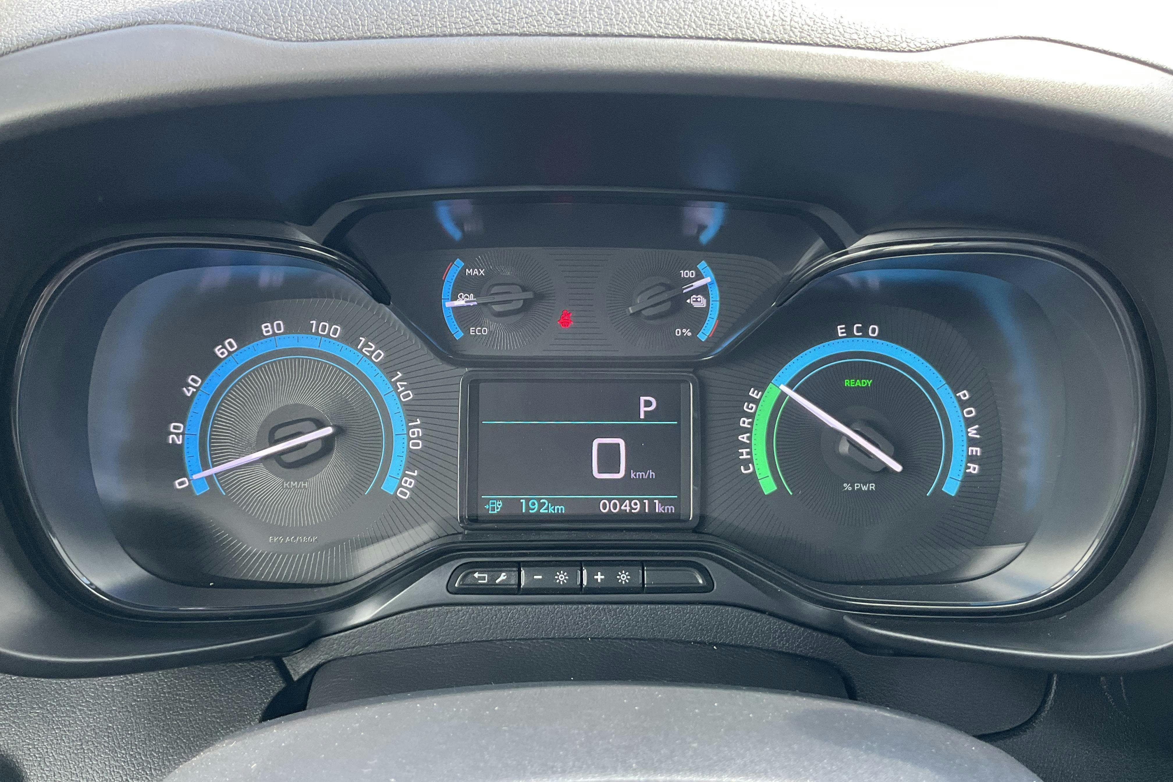 Vehicle Image 10