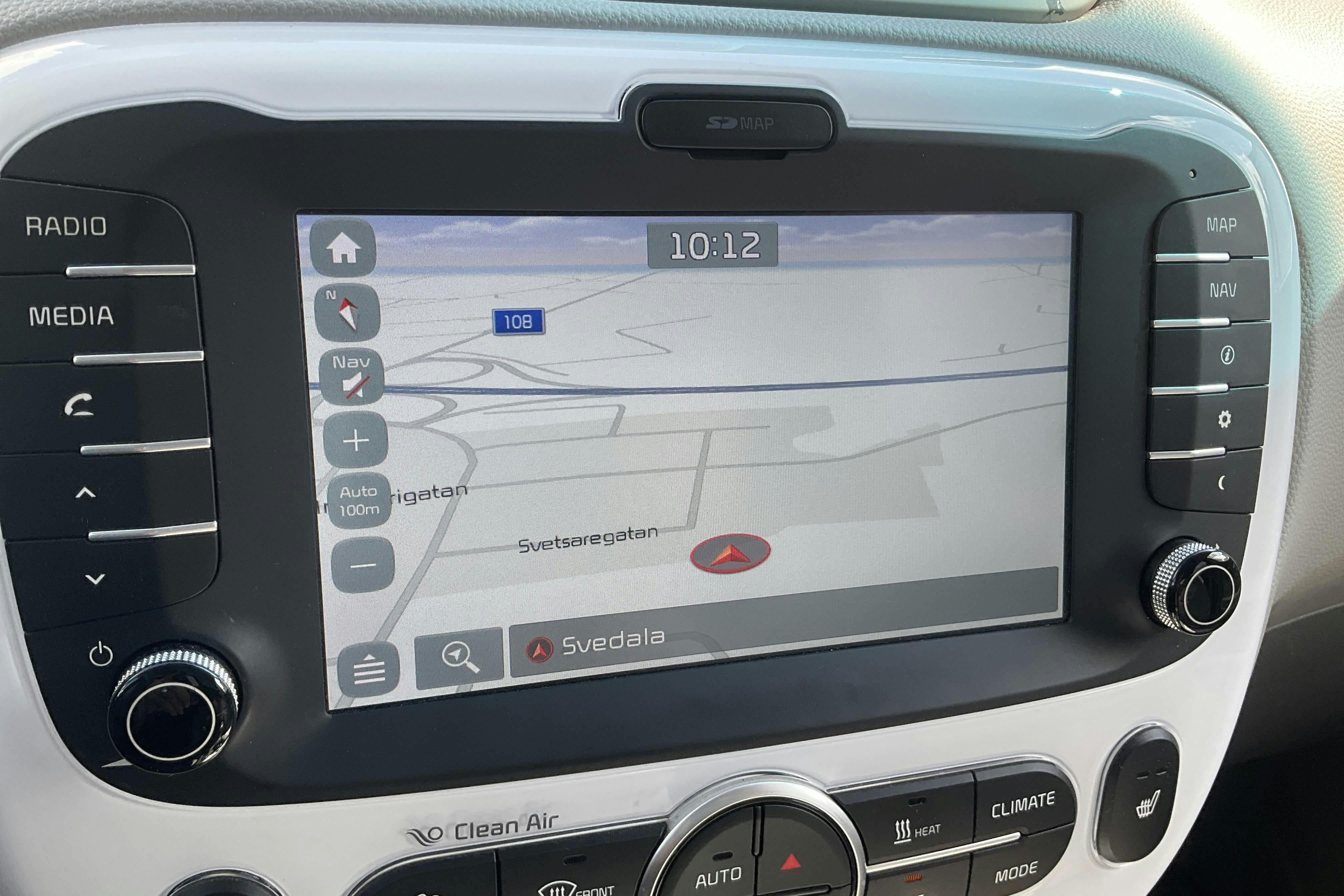 Vehicle Image 11