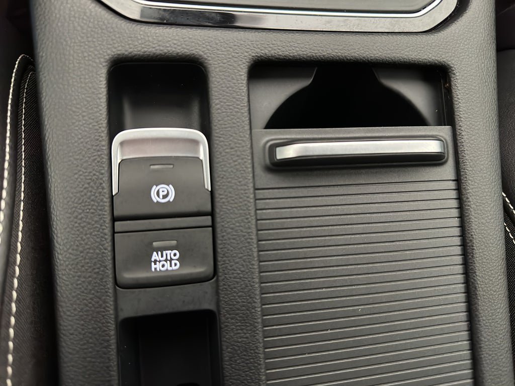 Vehicle Image 25