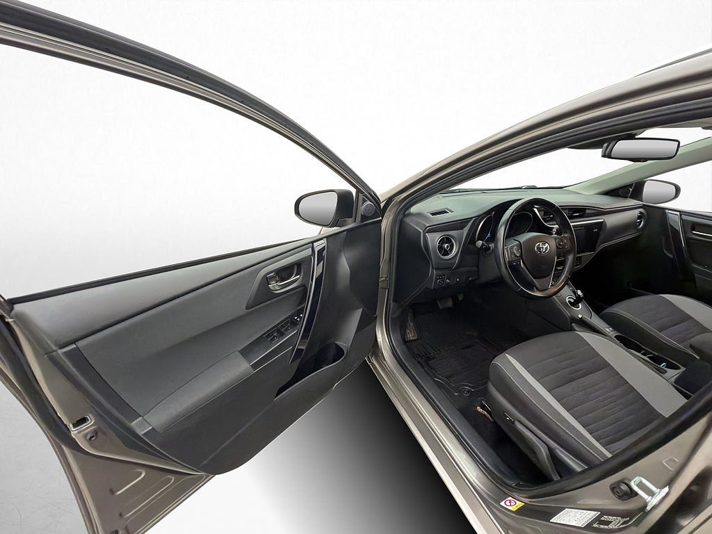 Vehicle Image 10