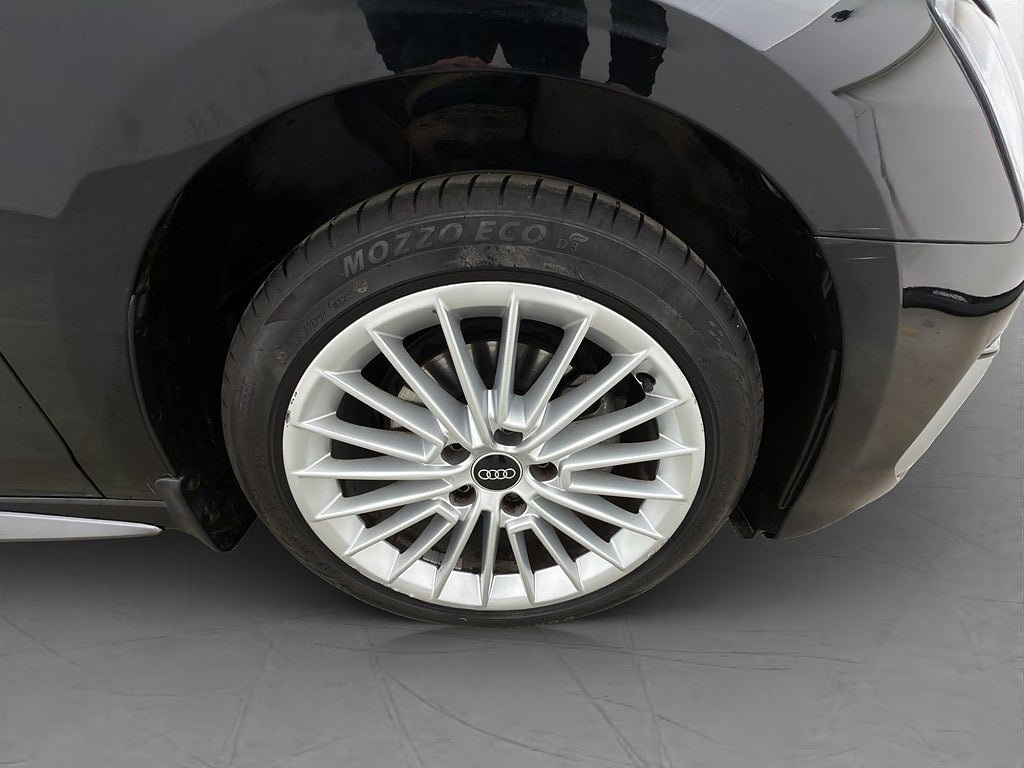 Vehicle Image 30