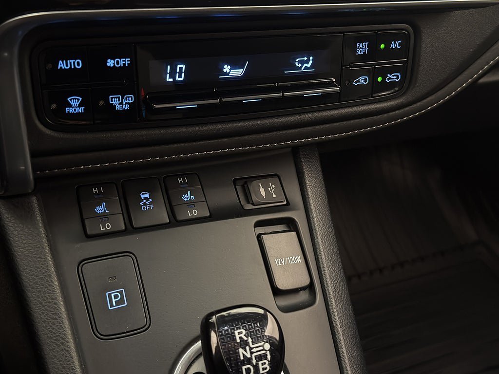 Vehicle Image 23