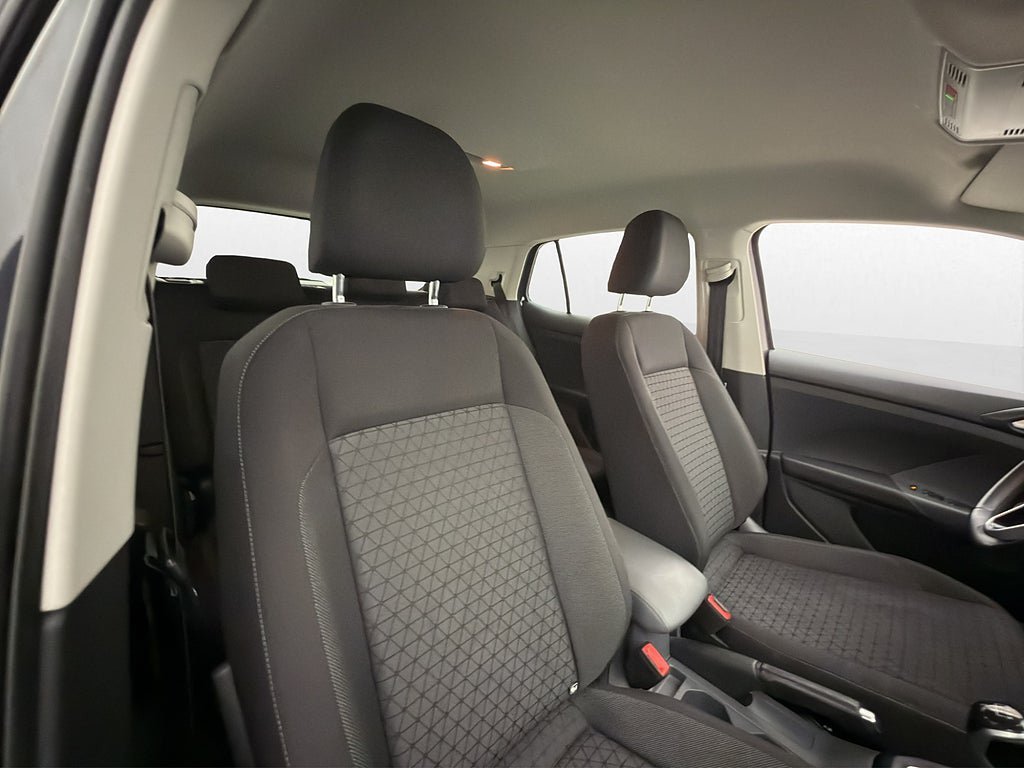 Vehicle Image 23