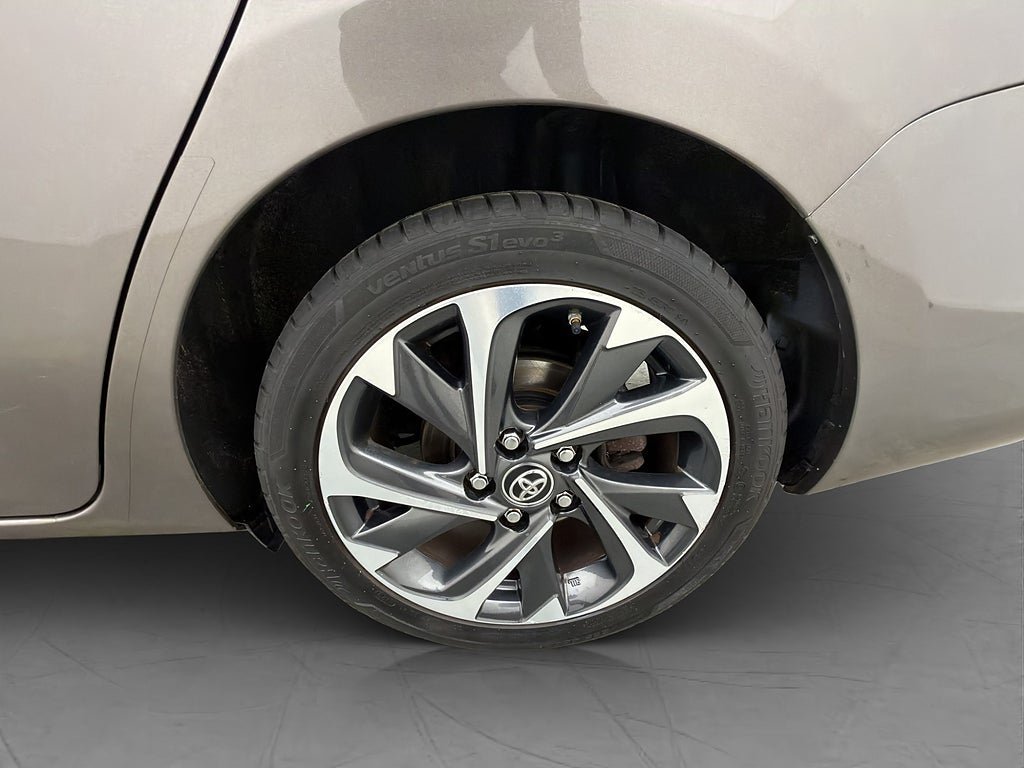 Vehicle Image 30