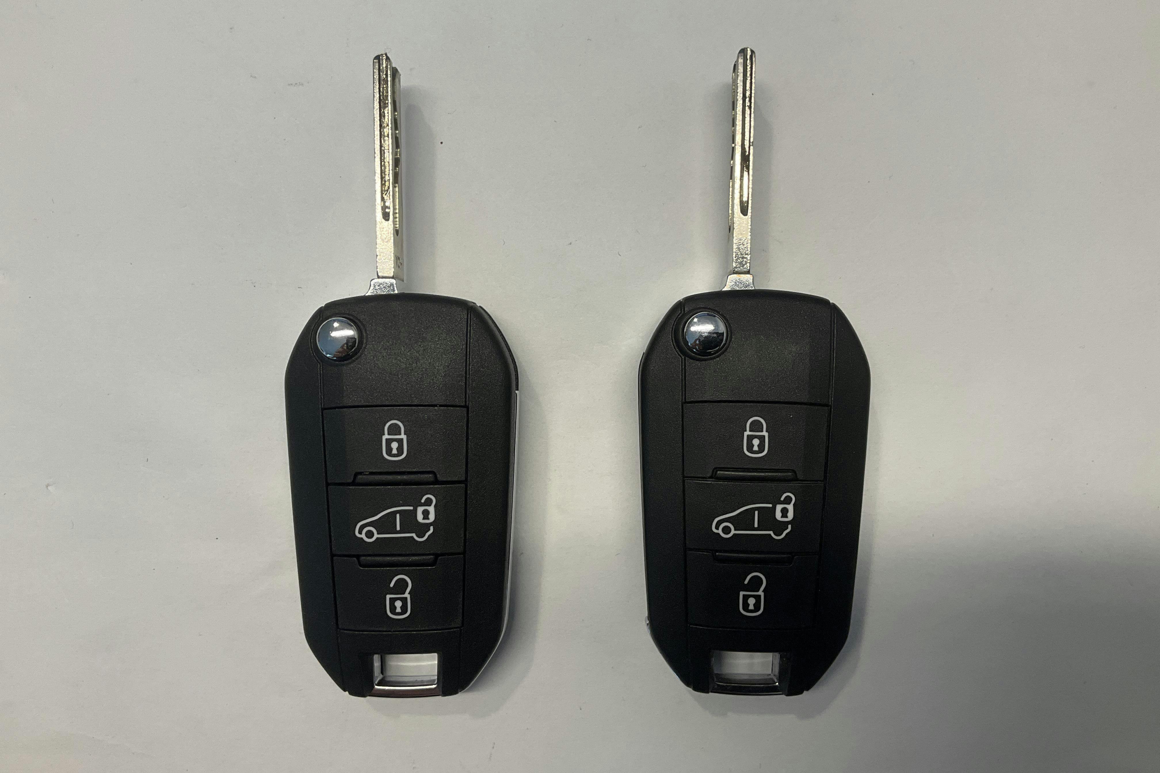 Vehicle Image 16