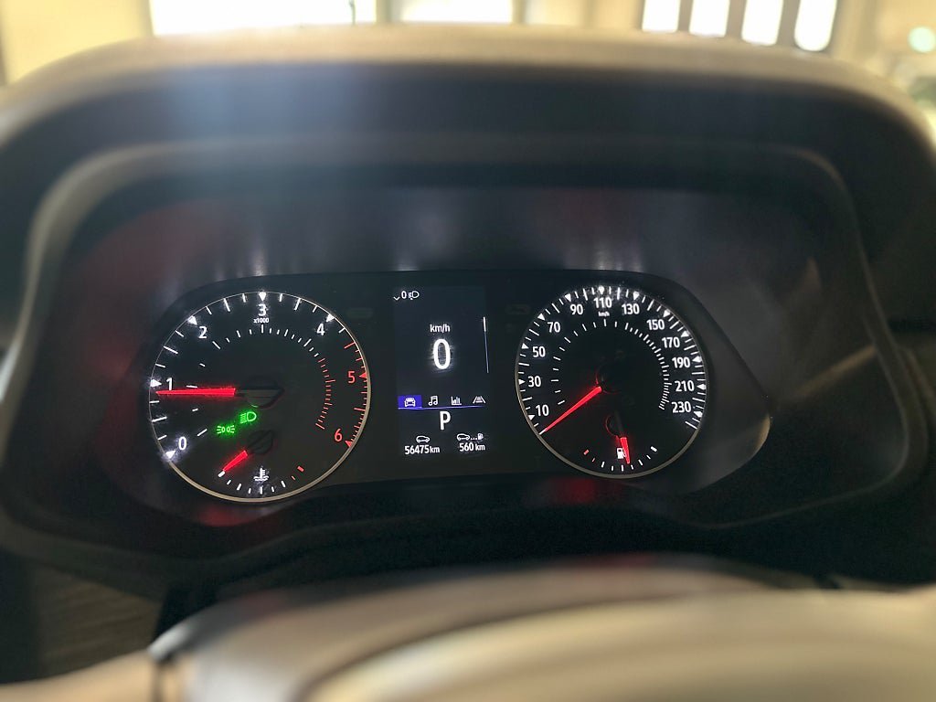 Vehicle Image 12