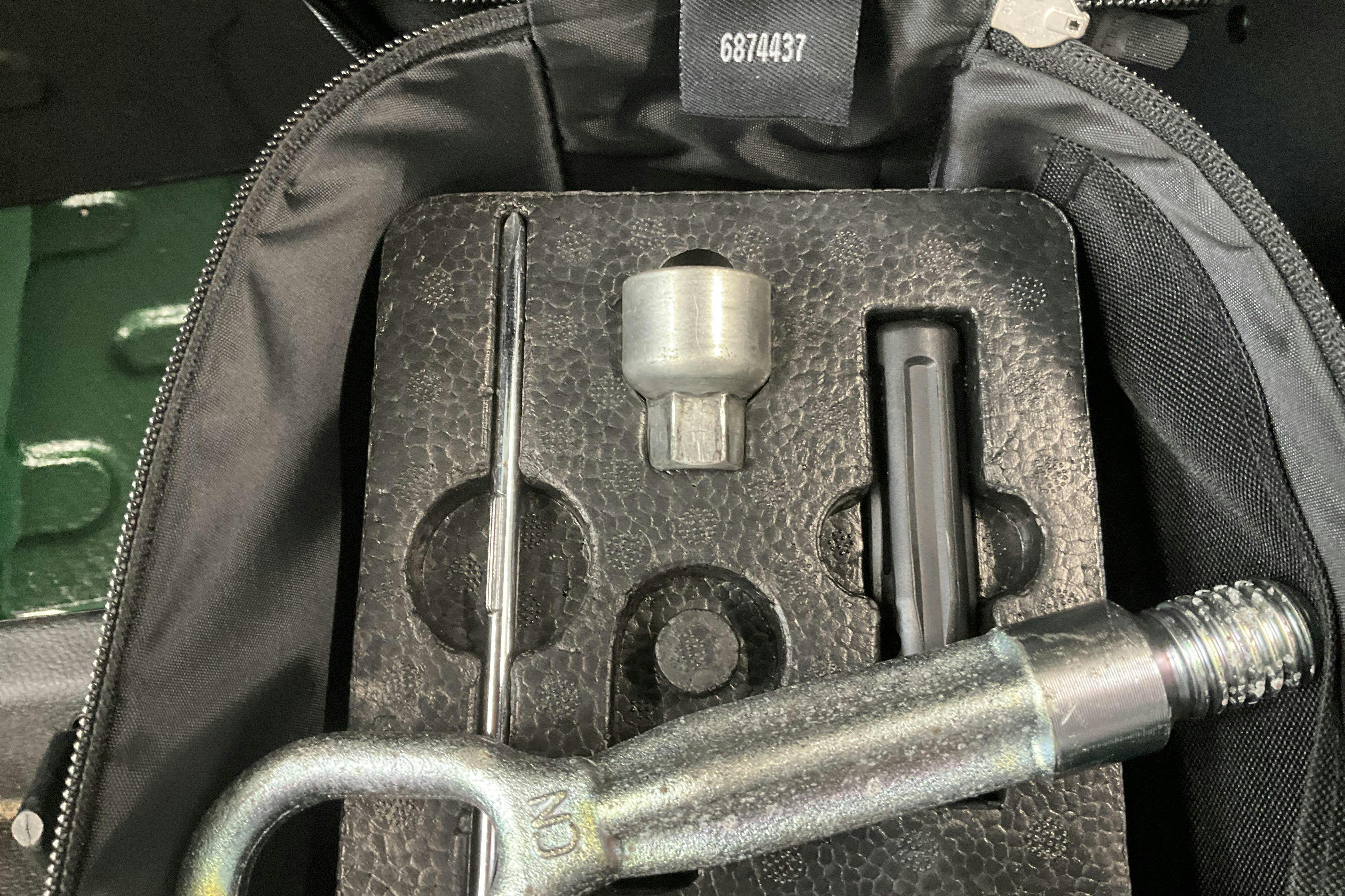 Vehicle Image 18