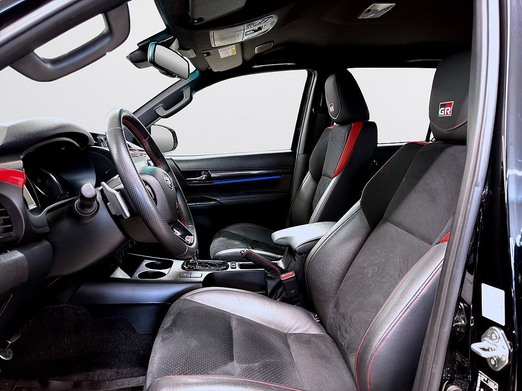 Vehicle Image 7