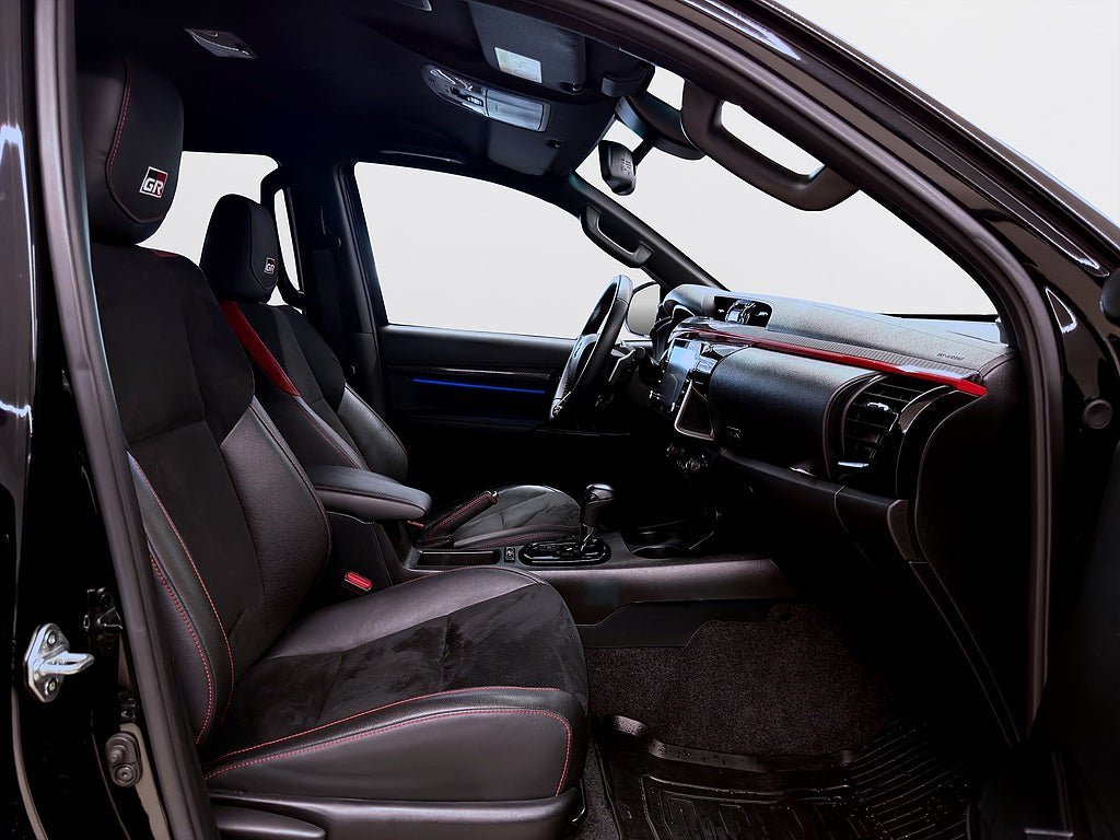Vehicle Image 12
