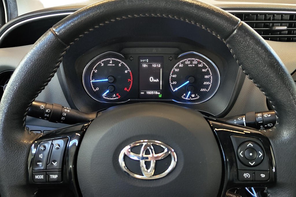 Vehicle Image 16
