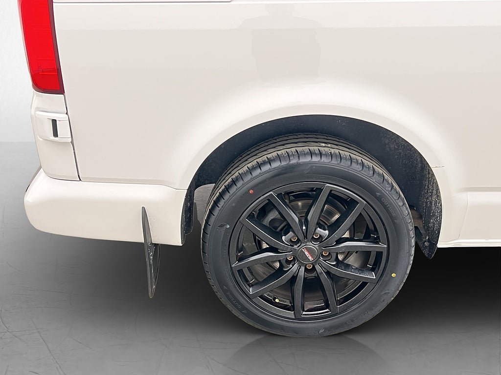Vehicle Image 37