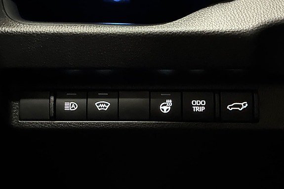 Vehicle Image 24