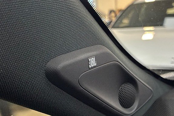 Vehicle Image 26