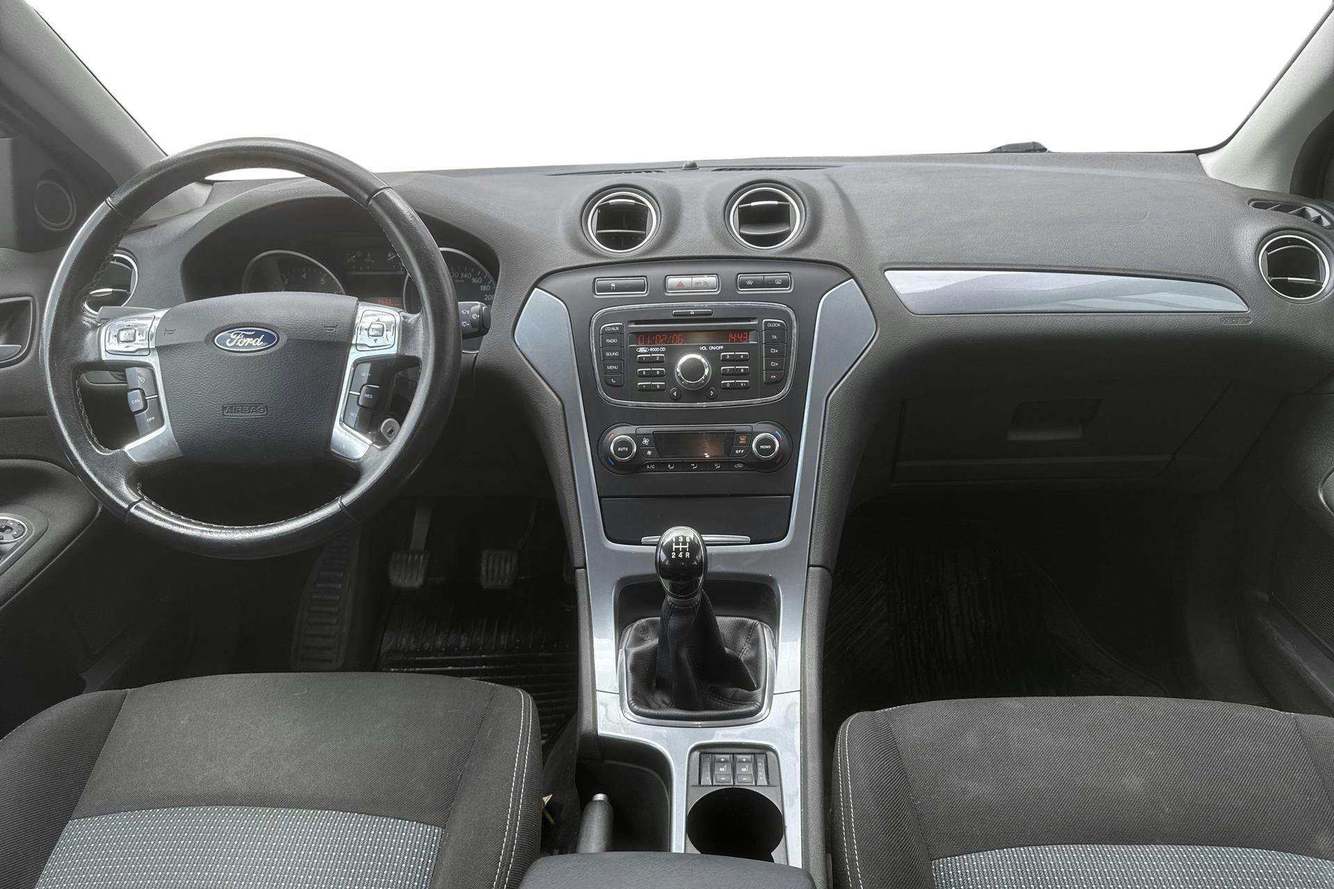 Vehicle Image 6