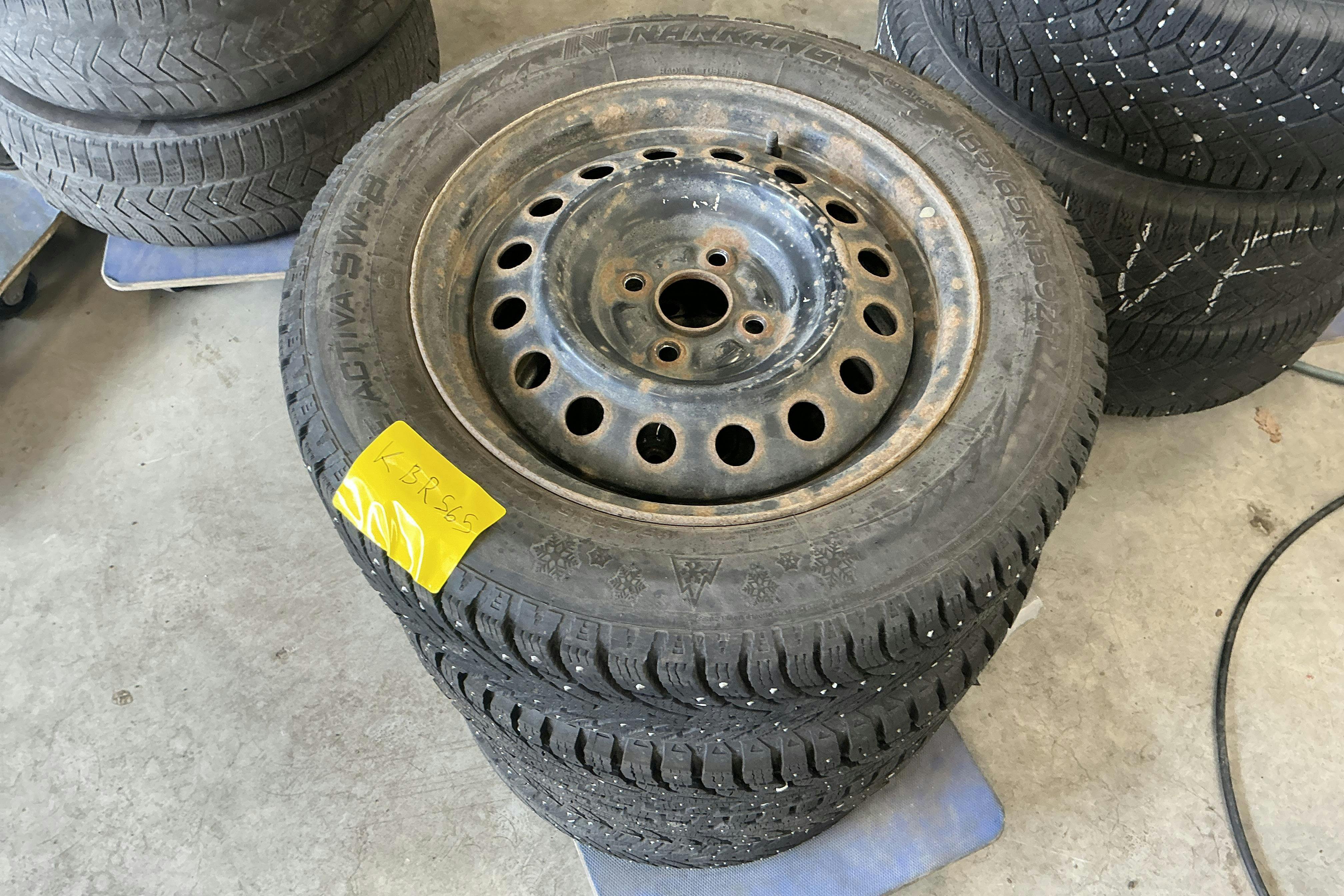 Vehicle Image 14