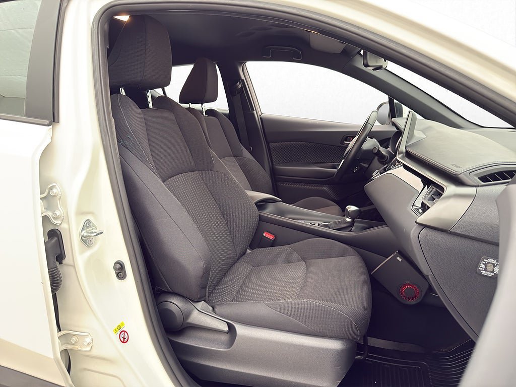 Vehicle Image 10