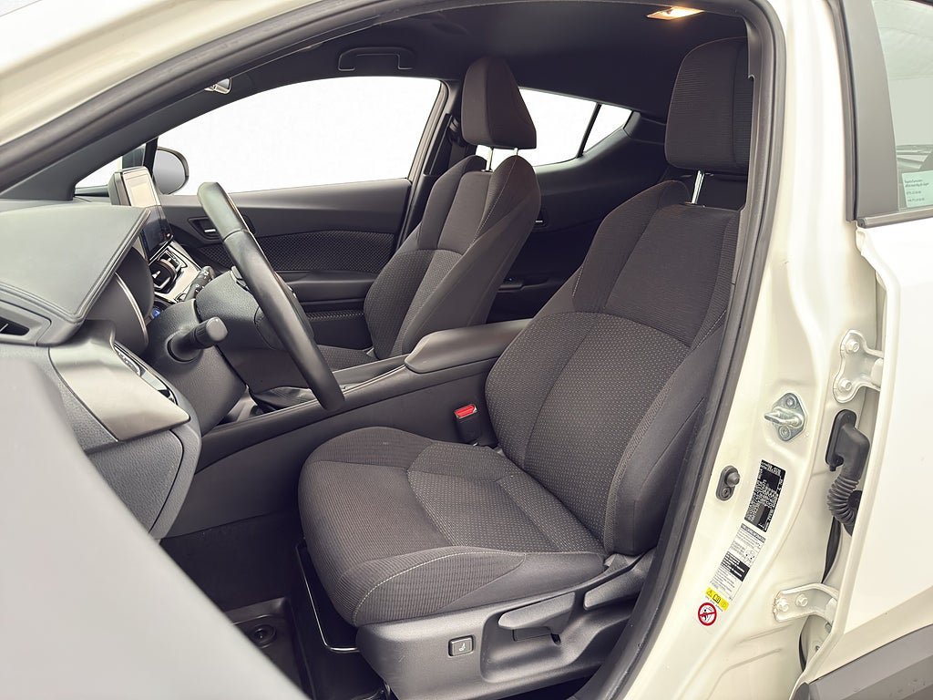 Vehicle Image 12