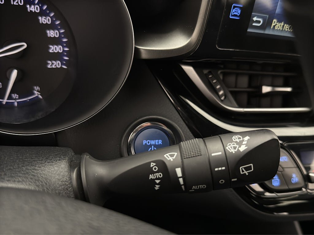 Vehicle Image 23