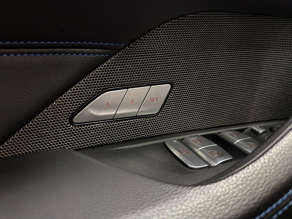 Vehicle Image 33