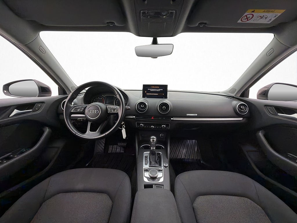 Vehicle Image 23