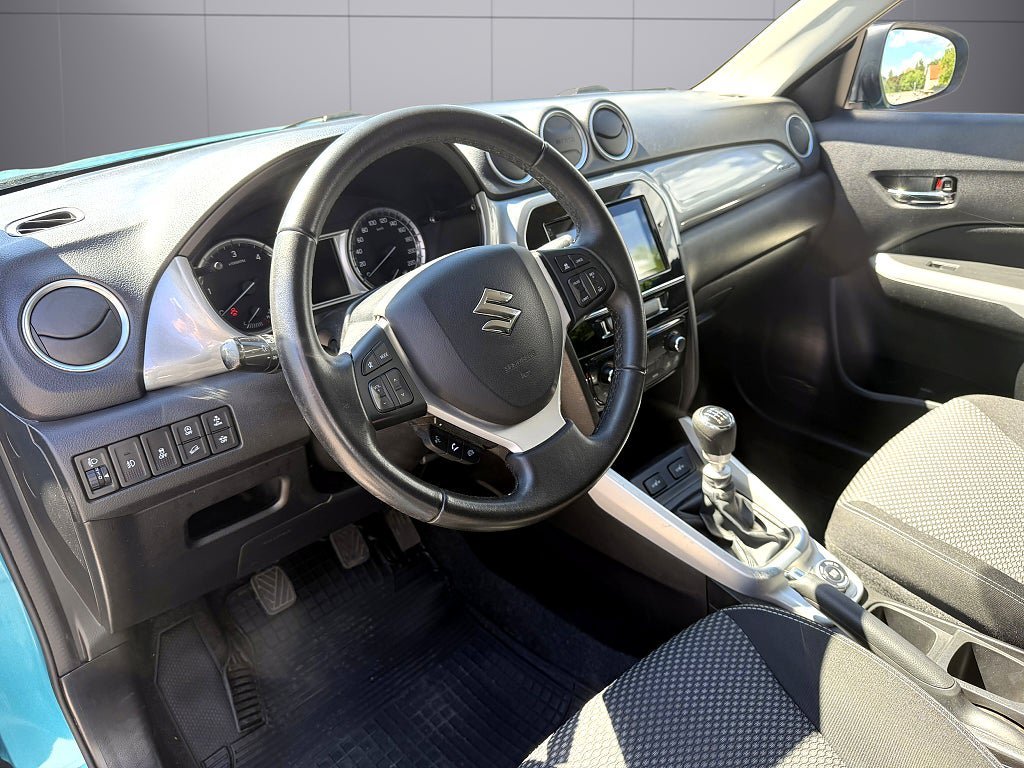 Vehicle Image 12