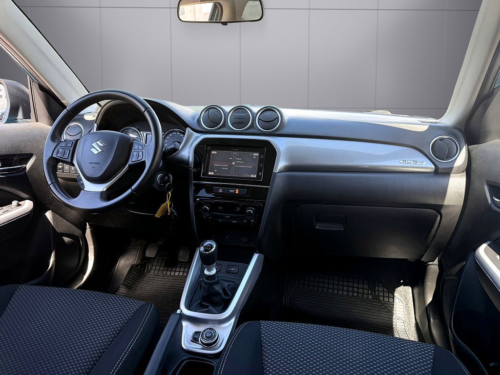 Vehicle Image 13
