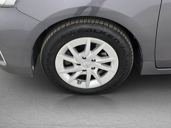 Vehicle Image 25