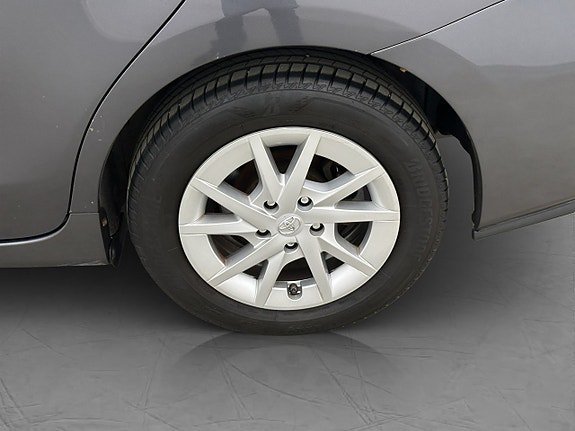 Vehicle Image 26