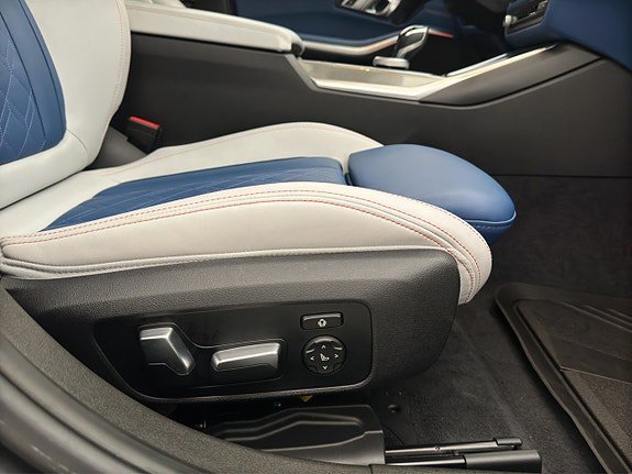Vehicle Image 33