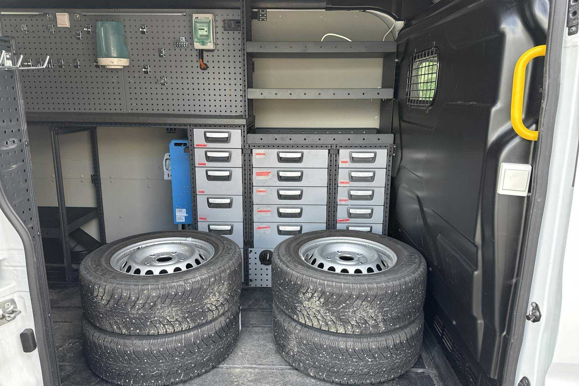 Vehicle Image 8
