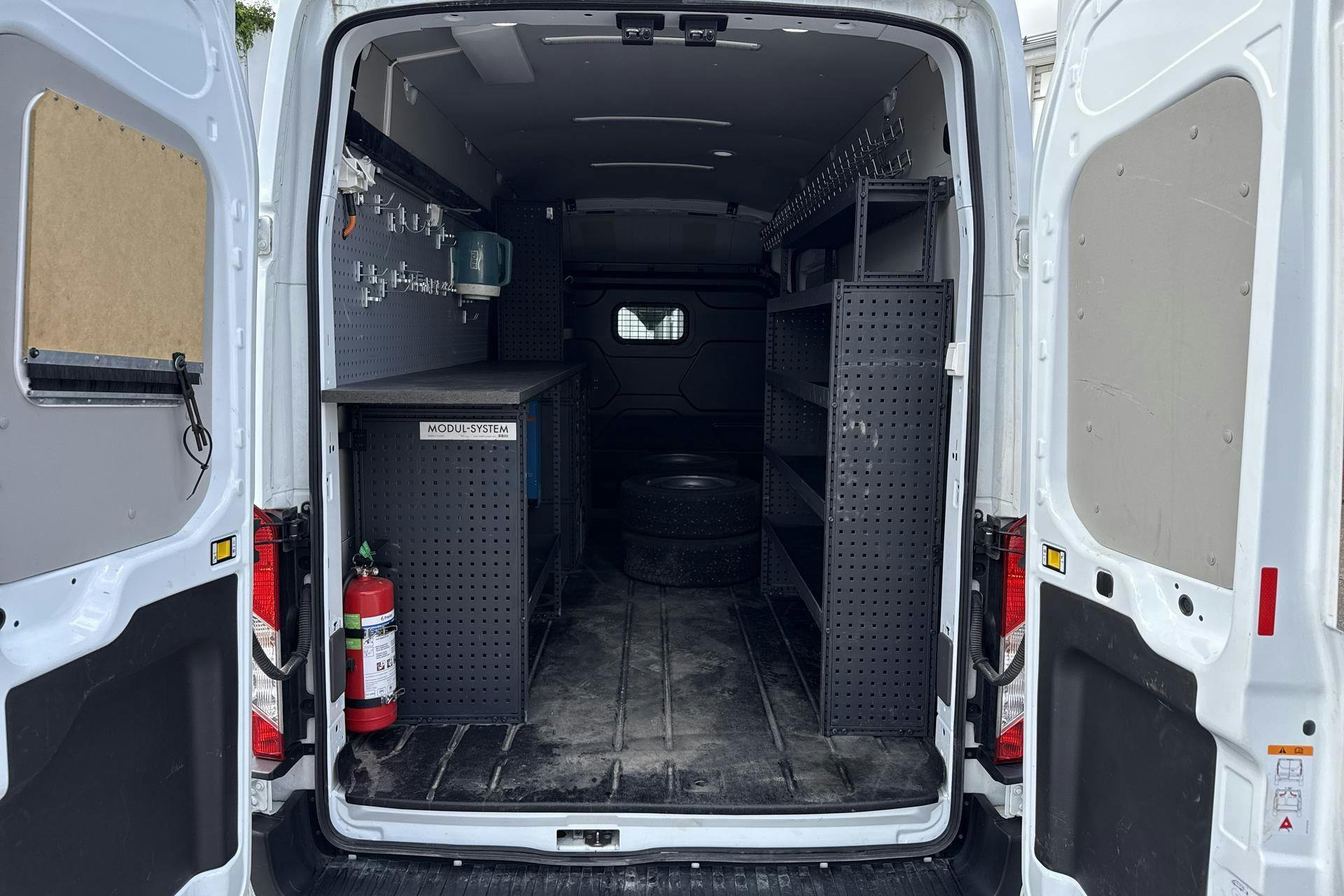 Vehicle Image 9