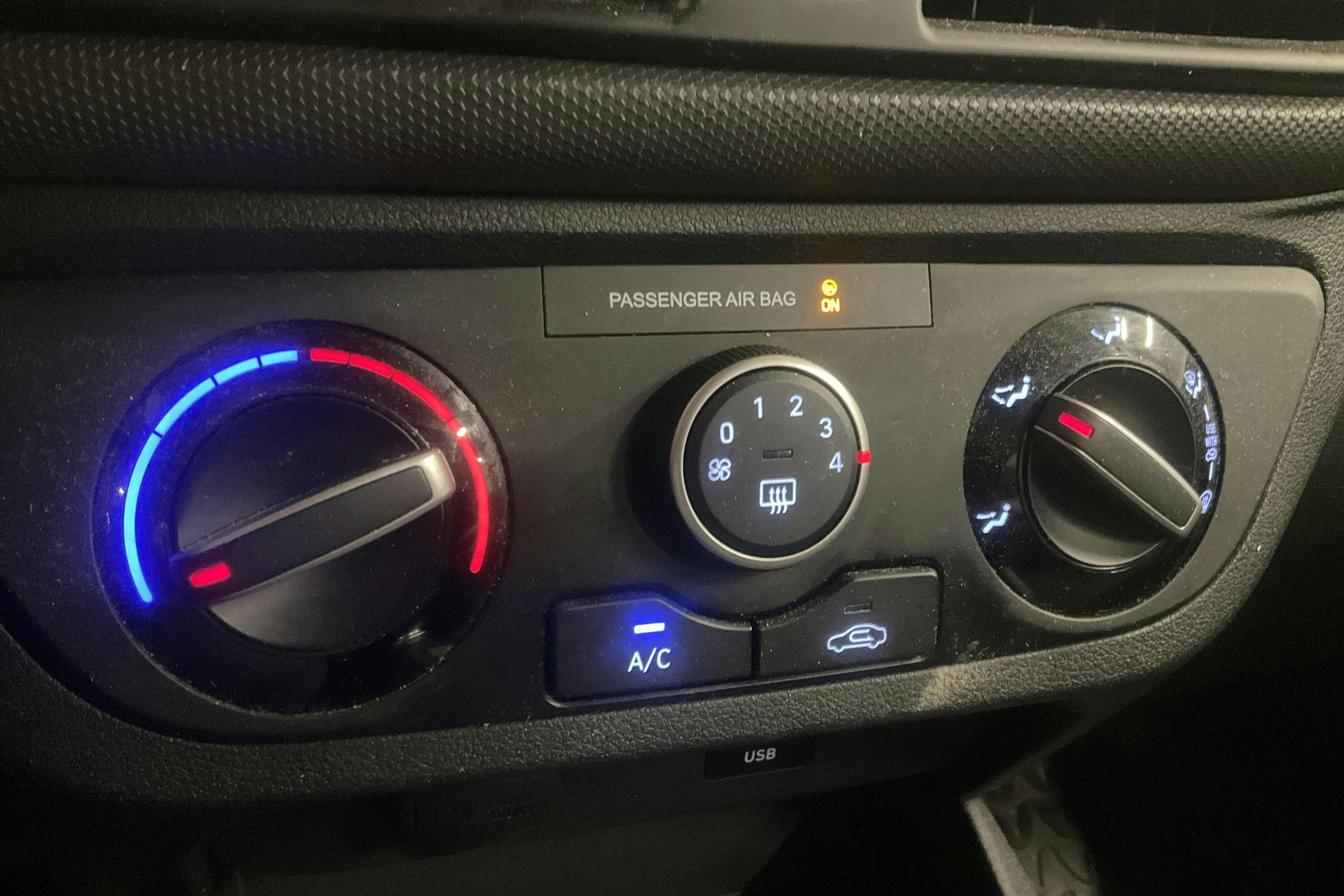 Vehicle Image 12