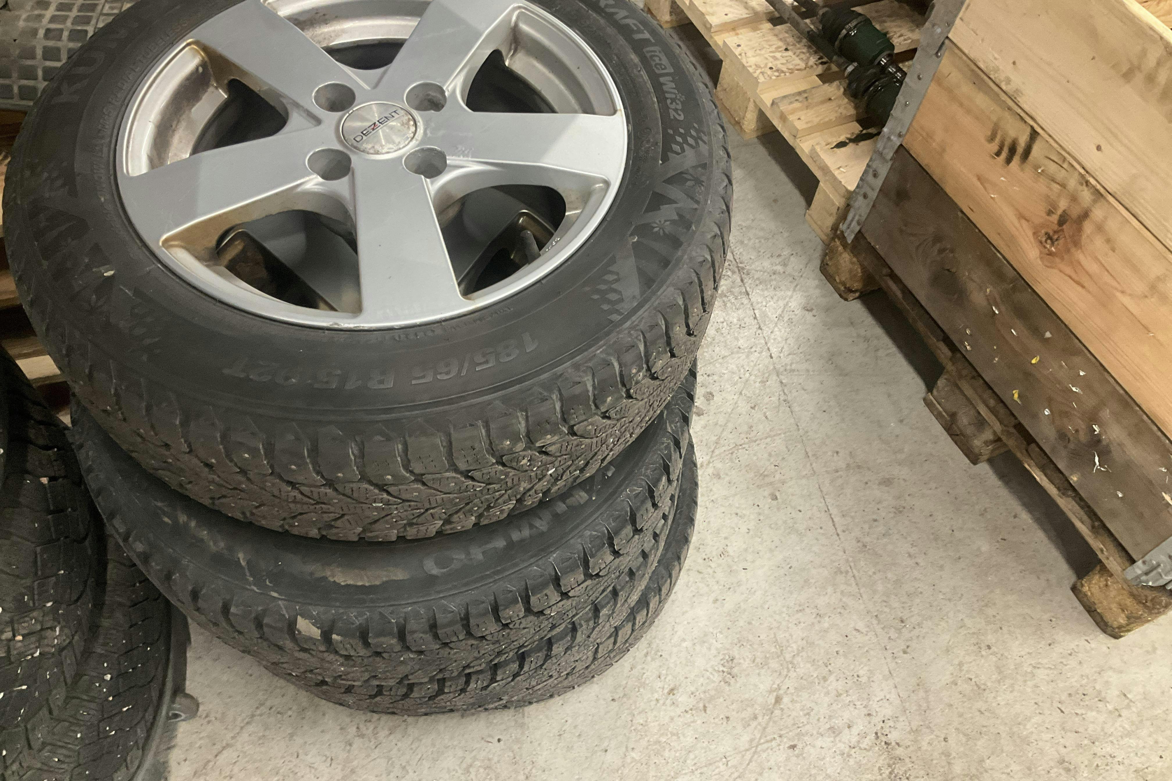 Vehicle Image 12